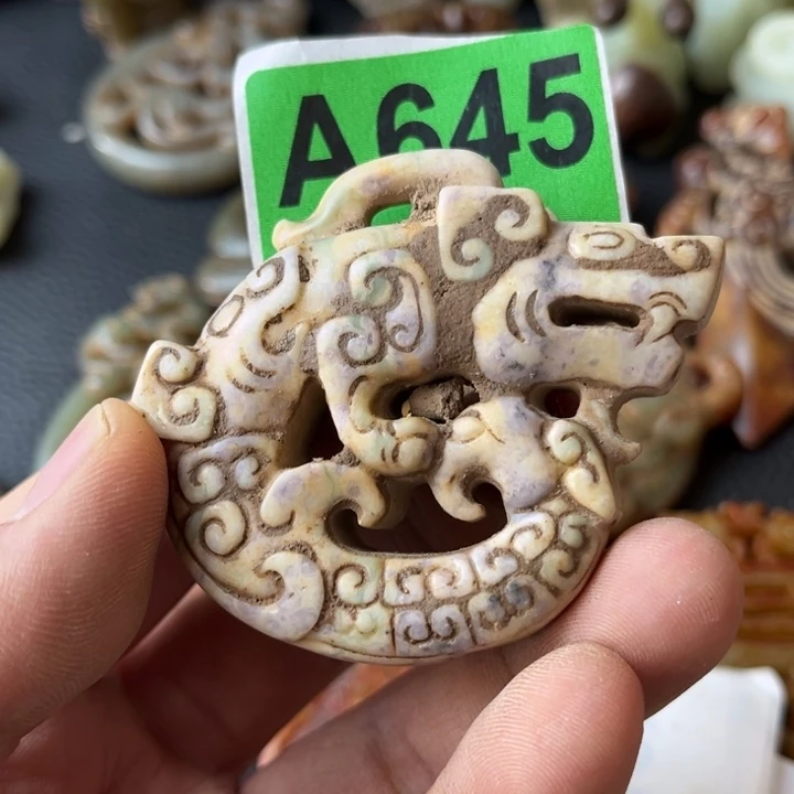 和田玉颈饰未镶嵌求**登