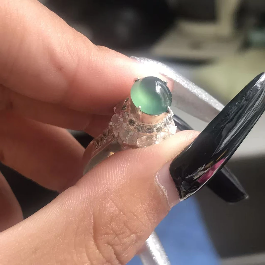 缅甸纯天然翡翠戒面