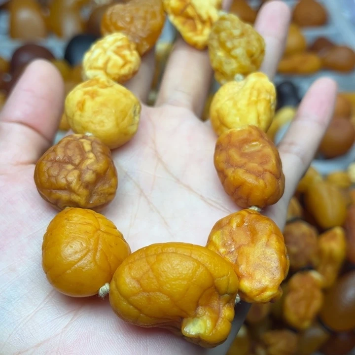 琥珀未镶嵌裸石天然蜜蜡