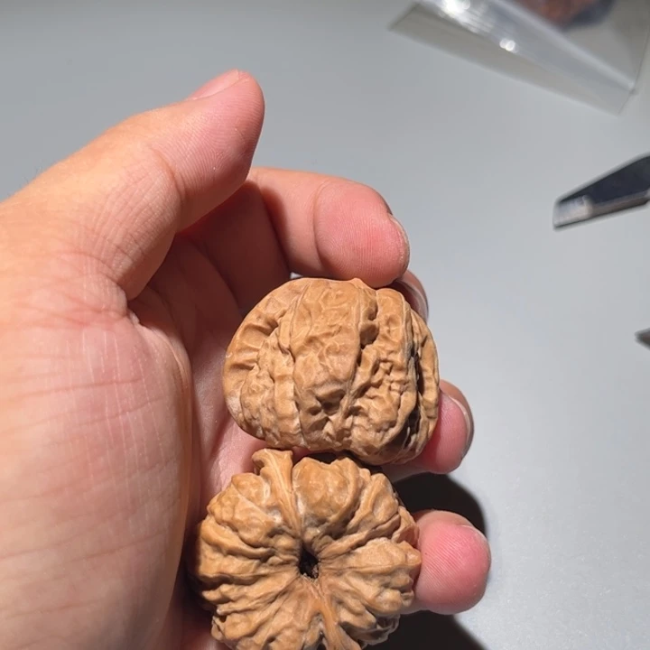 存***真吊坠桃核狮子头核桃