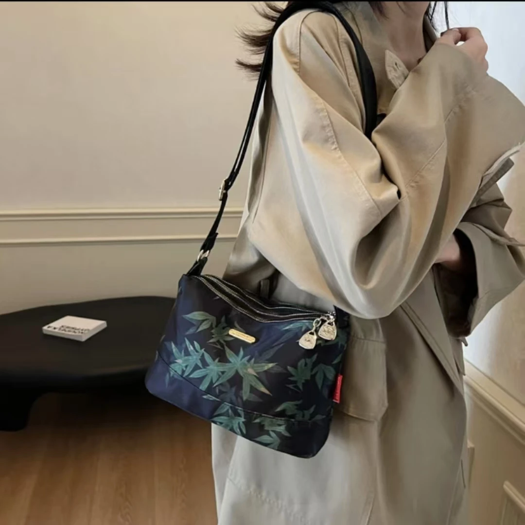 新款竹叶包妈妈包中年单肩包婆婆时尚多层大气包包女斜挎新款