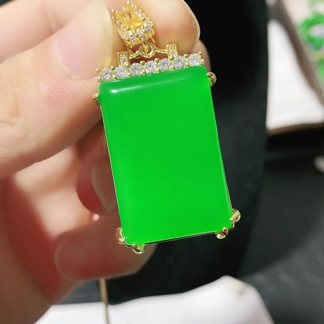 翡翠颈饰14K金镶嵌吊坠