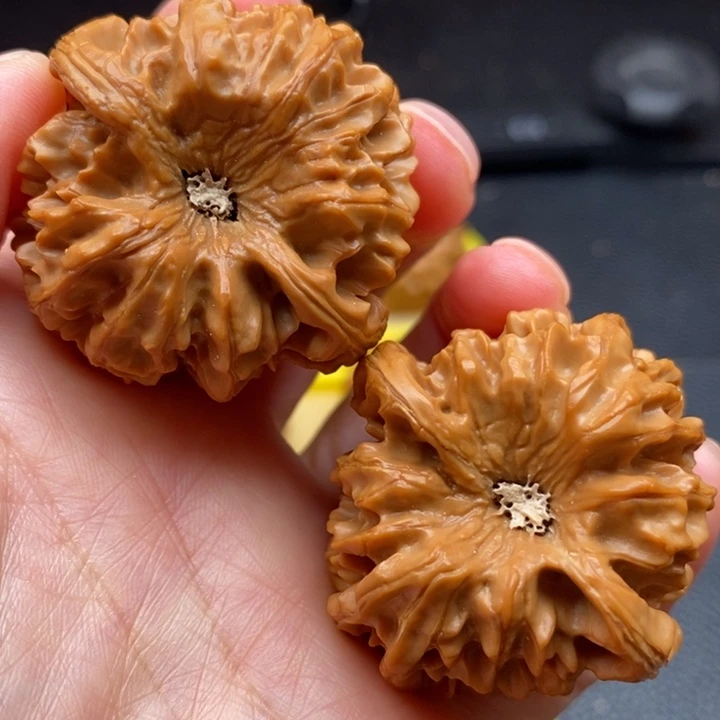 A***i文玩核桃吊坠龙门涧40