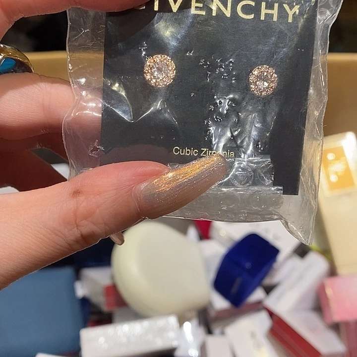 倩***9中古香水沐浴露持久留香