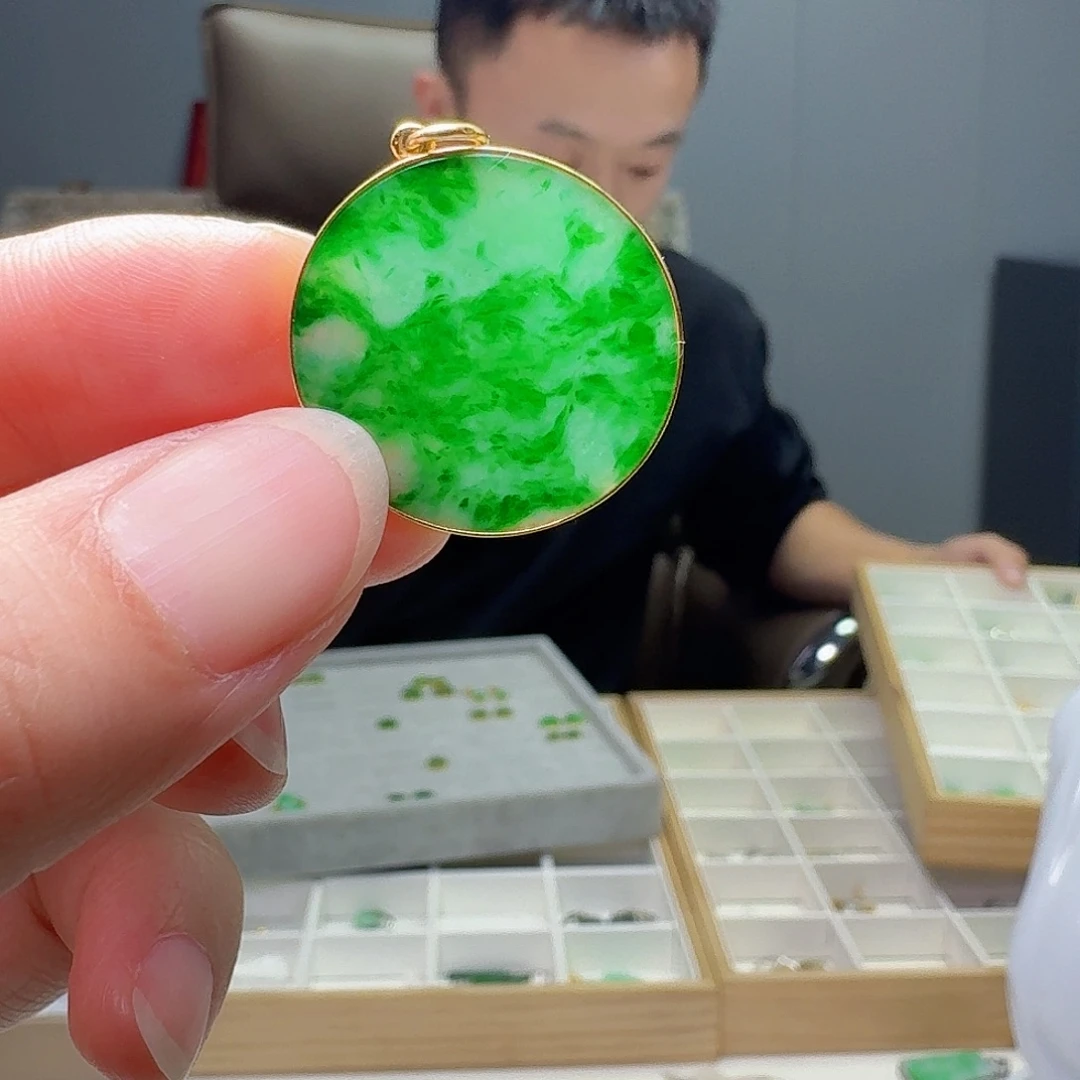 吊坠(不含链)18K金镶嵌翡翠天然