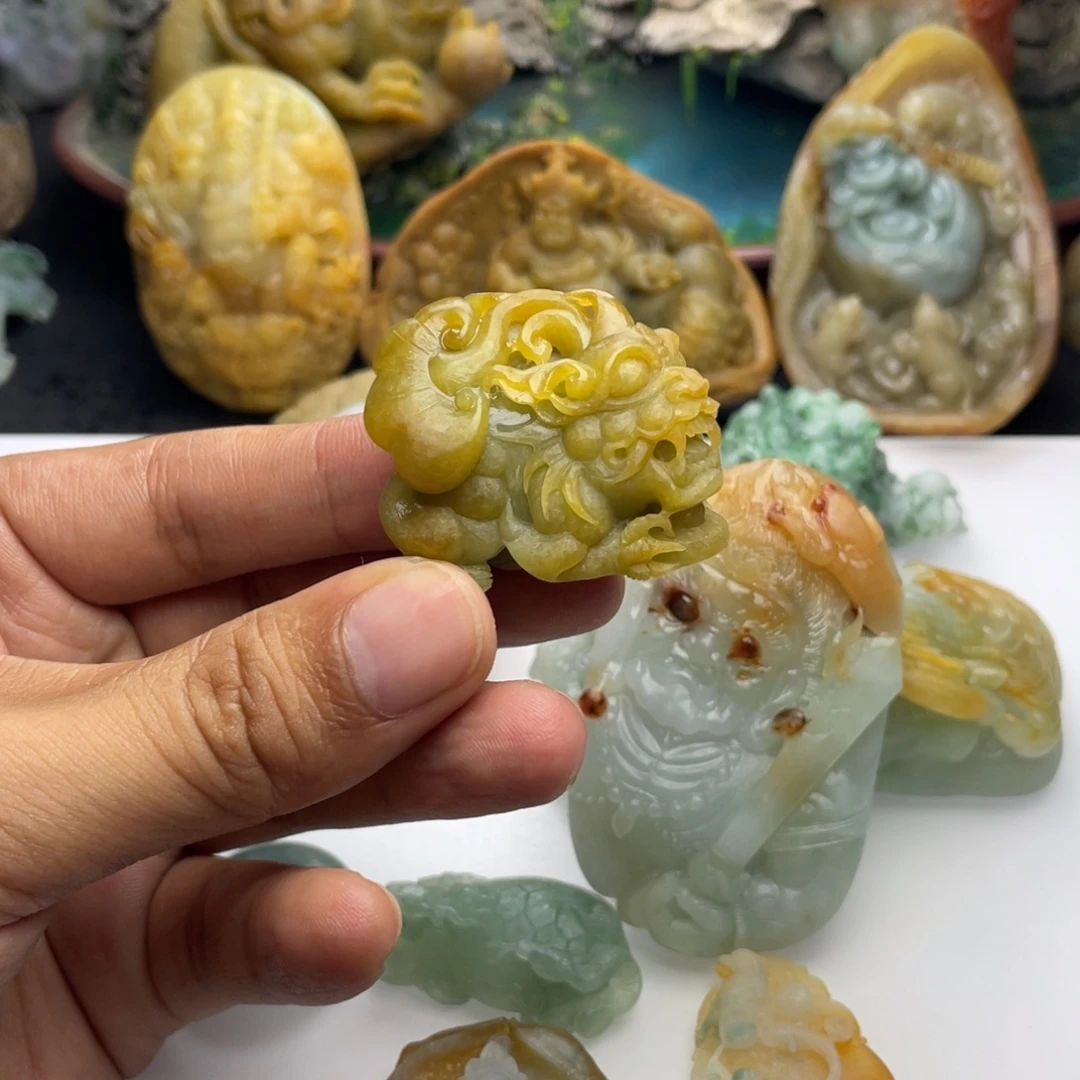 定制翡翠未镶嵌貔貅