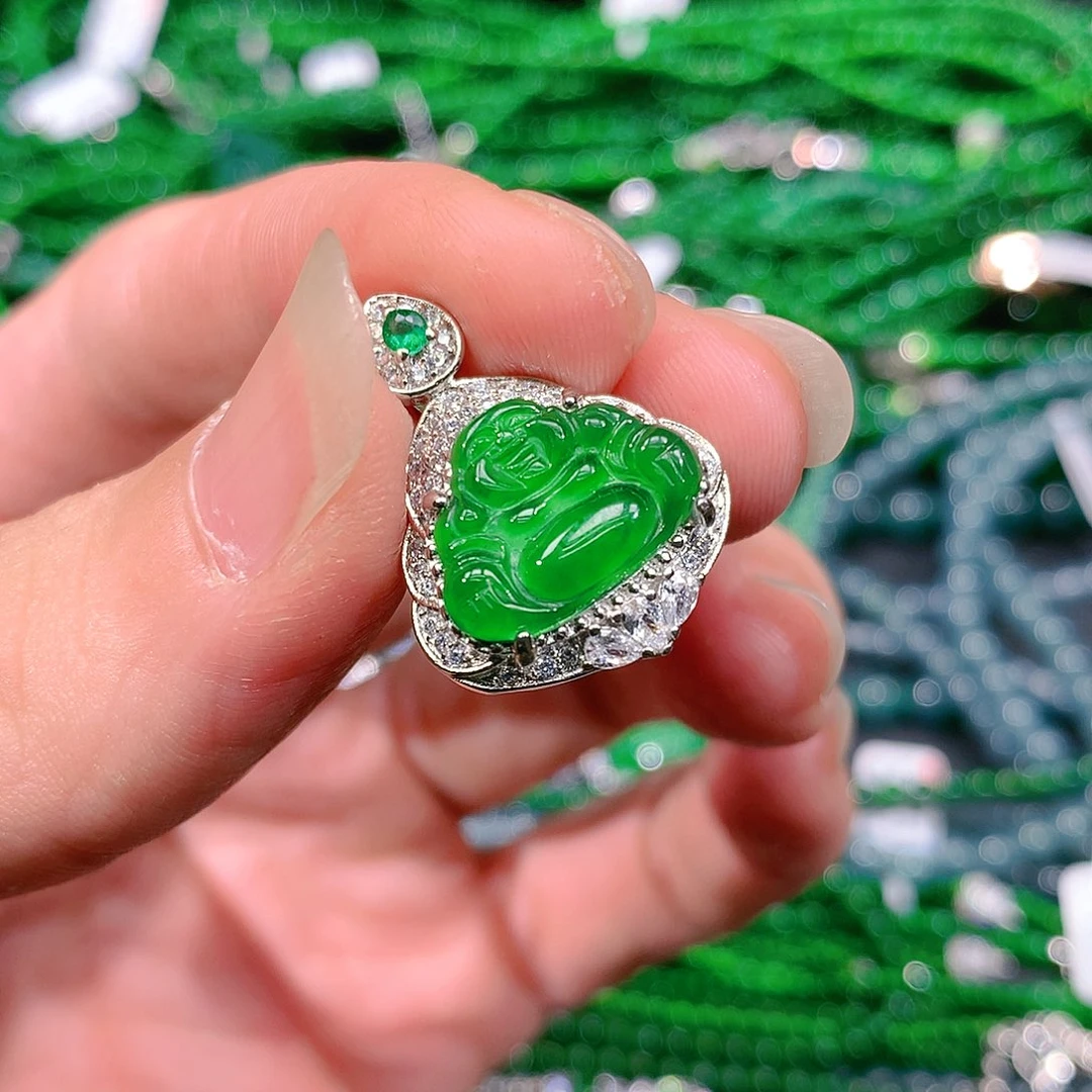 翡翠吊坠(赠链)未镶嵌天然