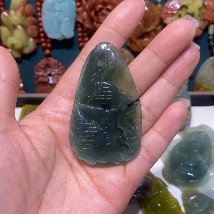 仙***）蛇纹石玉未镶嵌颈饰