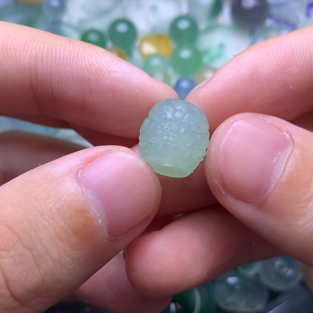 梅***韵定制翡翠未镶嵌珠子