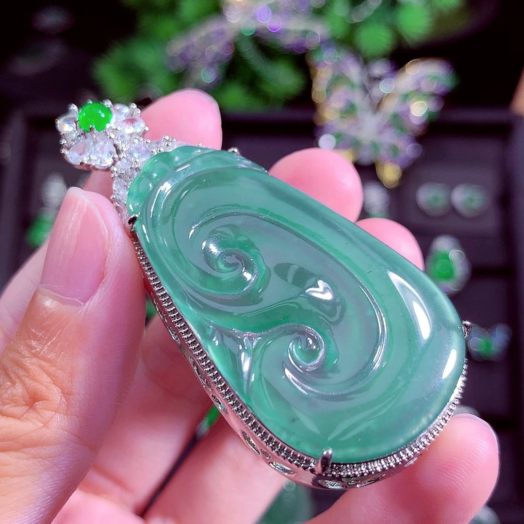 颈饰未镶嵌翡翠天然