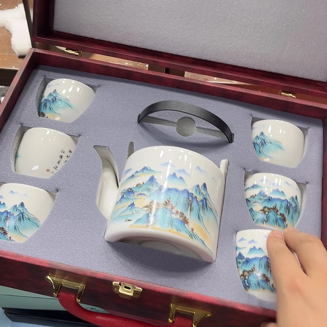 孤品茶具套装等。