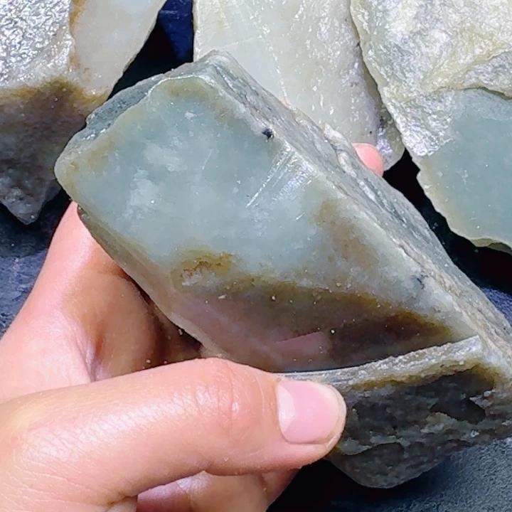 和田玉未镶嵌珠宝半成品