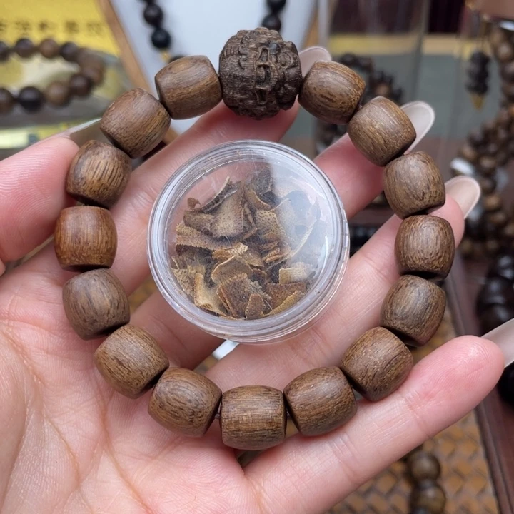 沉香碎屑沉香越南富森红土