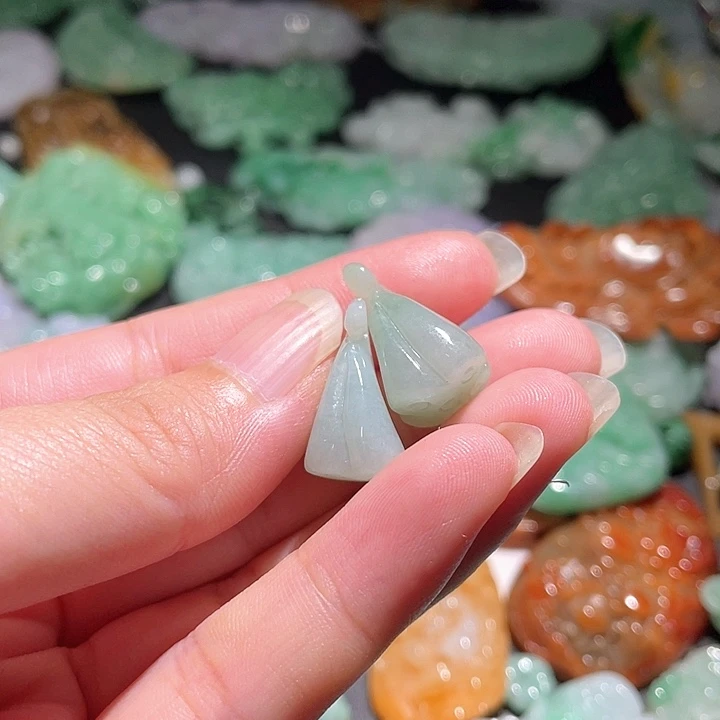 颈饰未镶嵌翡翠天