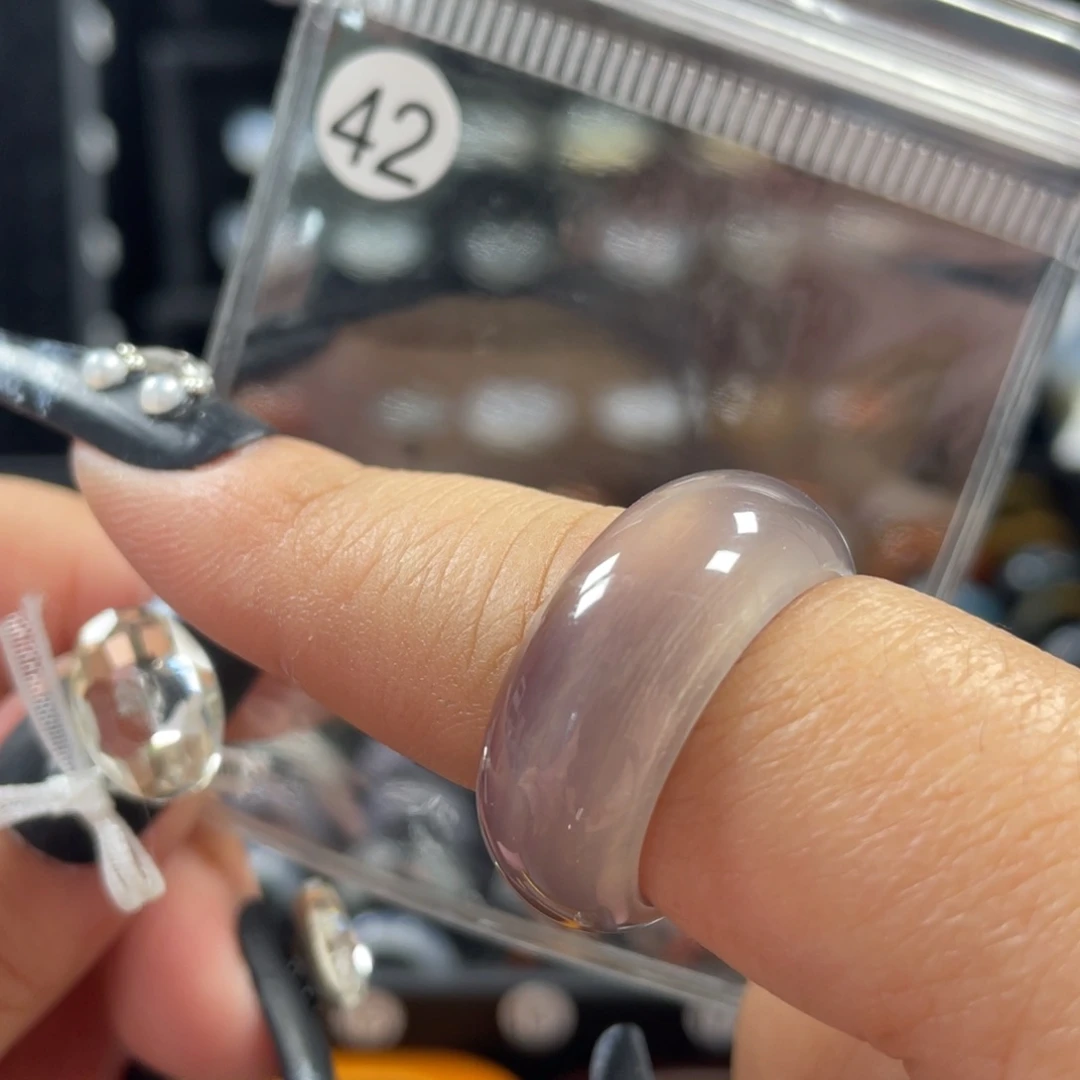 玛瑙/玉髓未镶嵌戒指42号港码22直径19.5（非质量问题.不退不换）