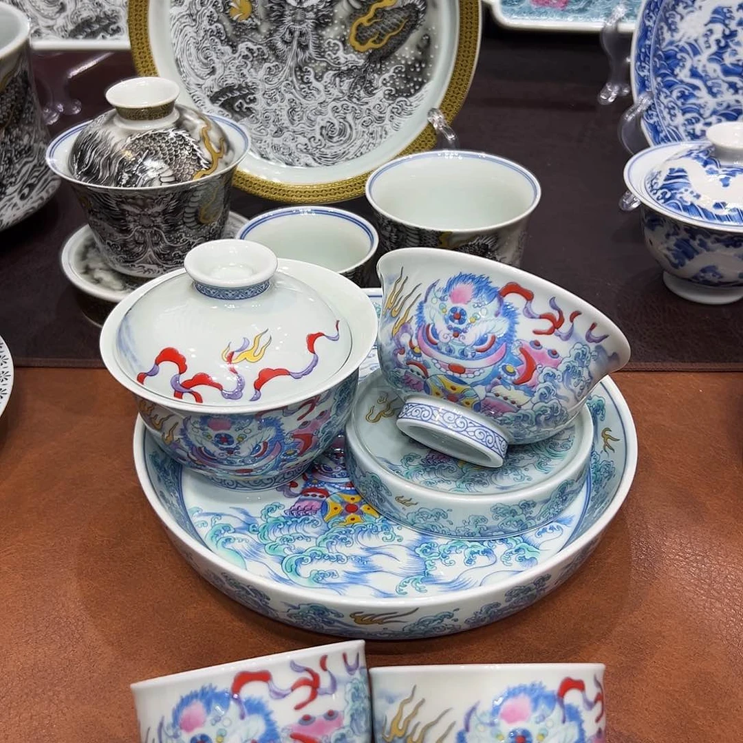 摆件，都摸摸我哦莫我摸