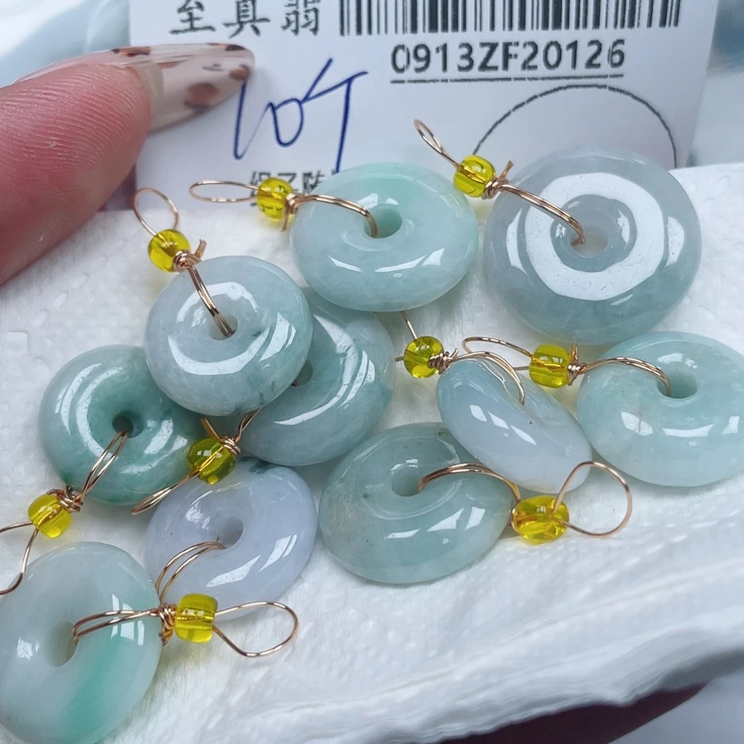 吊坠(不含链)未镶嵌翡翠