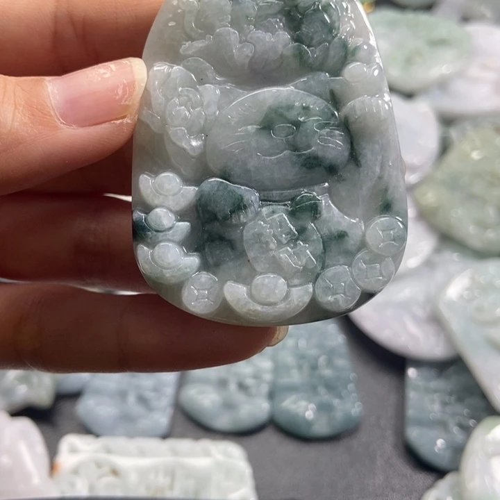 翡翠未镶嵌颈饰缅甸A货翡翠挂件