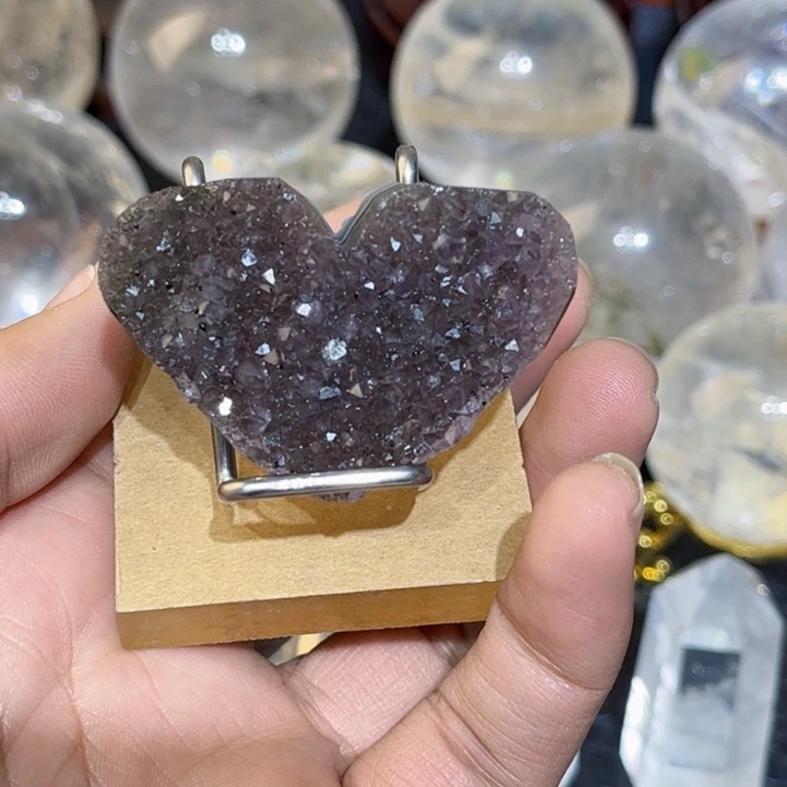 水晶摆件未镶嵌爱心