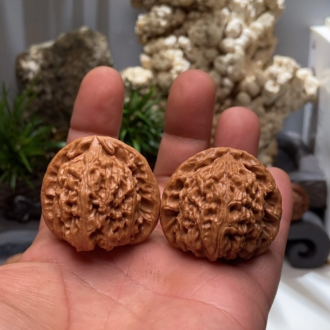 文玩核桃把件三角白39