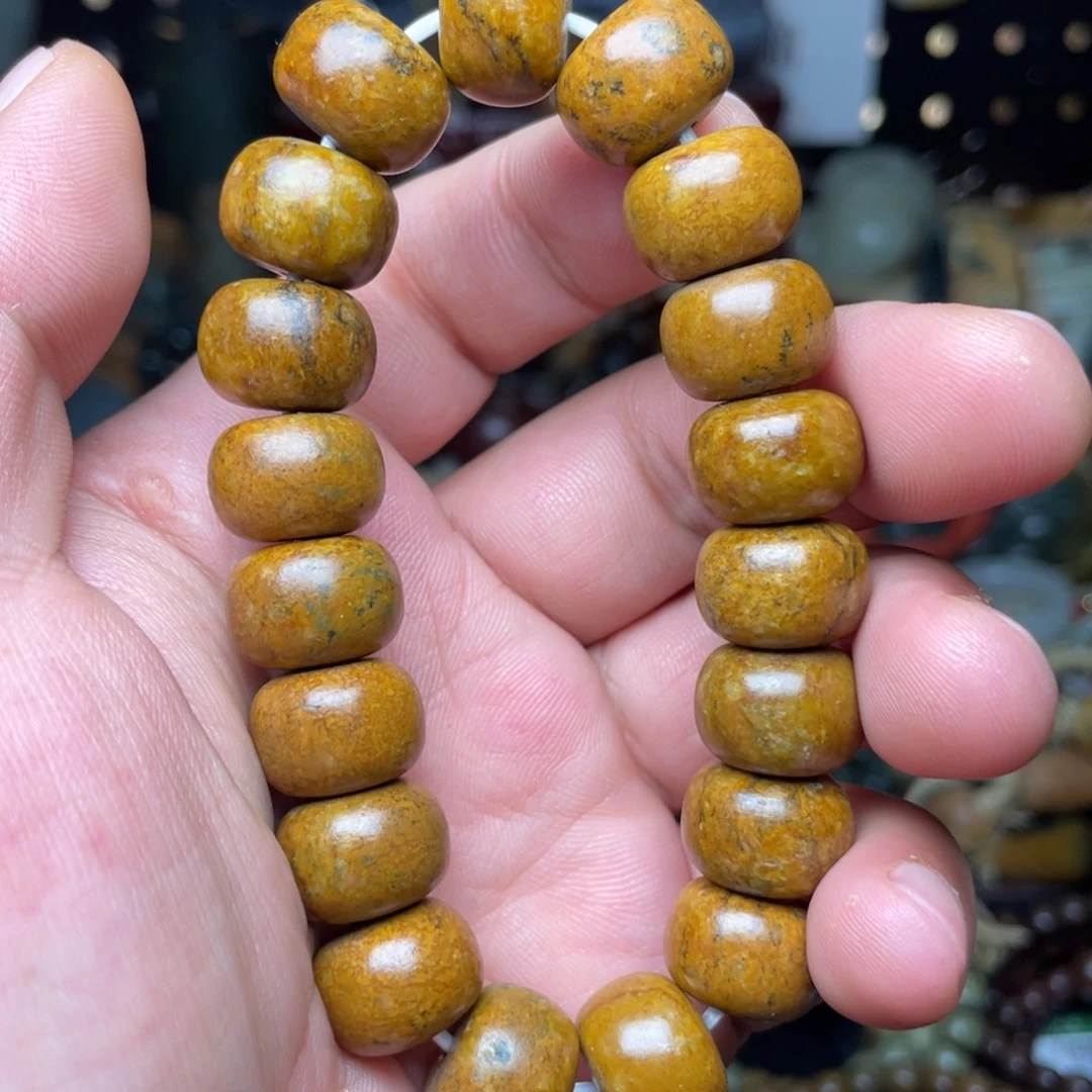 颈饰未镶嵌岫岩河磨玉（透闪石质玉）15×10.5特价