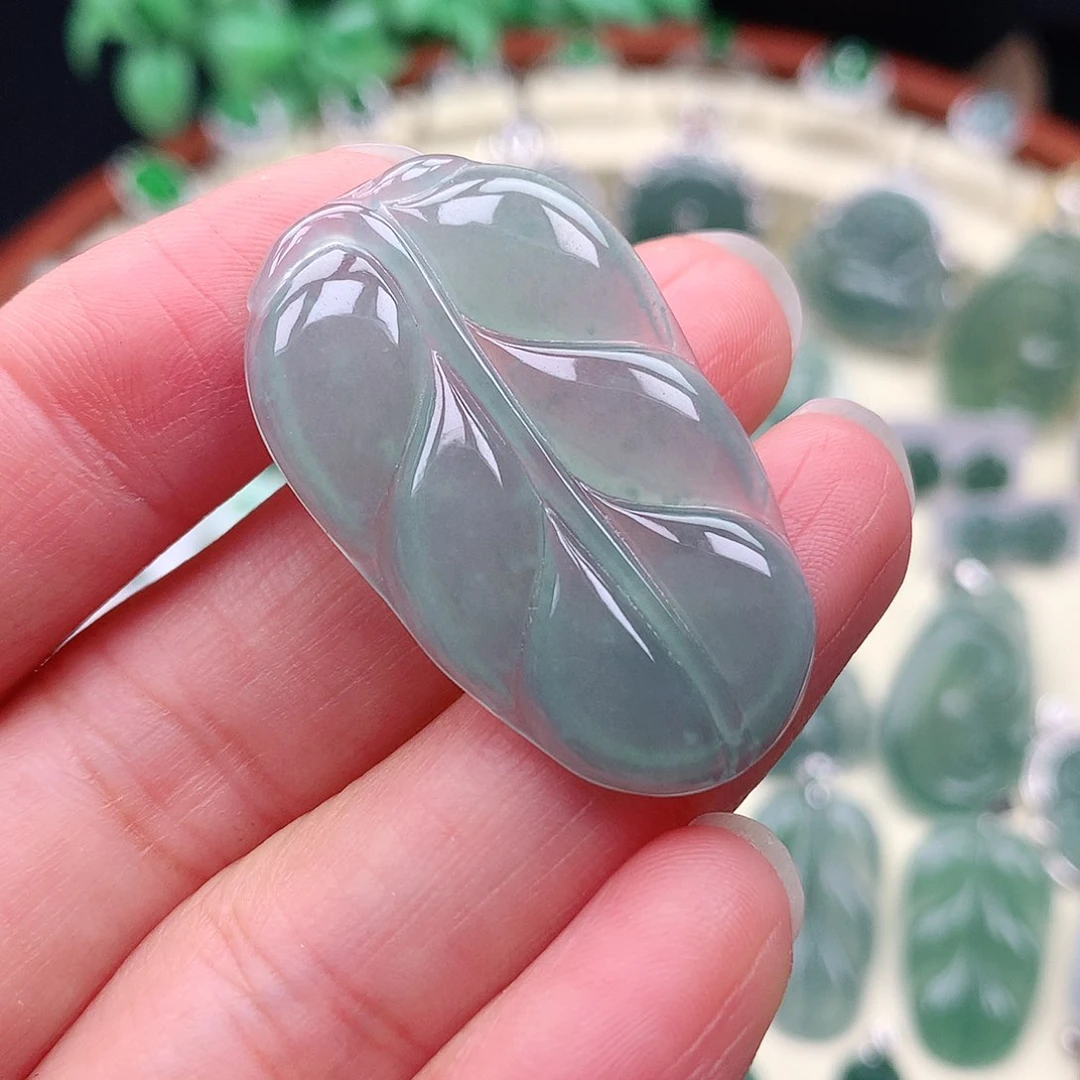 翡翠未镶嵌颈饰吊坠