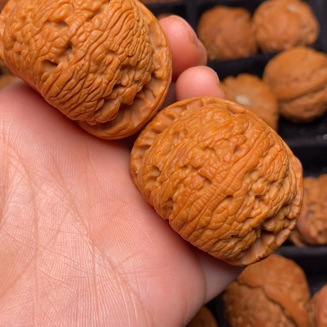 文玩核桃把件秦岭野生核桃