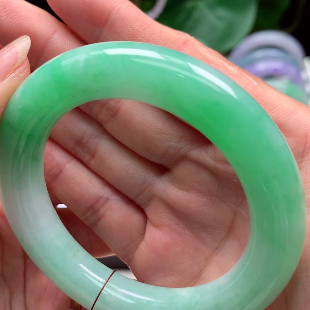 未镶嵌手镯翡翠天然翡翠手镯