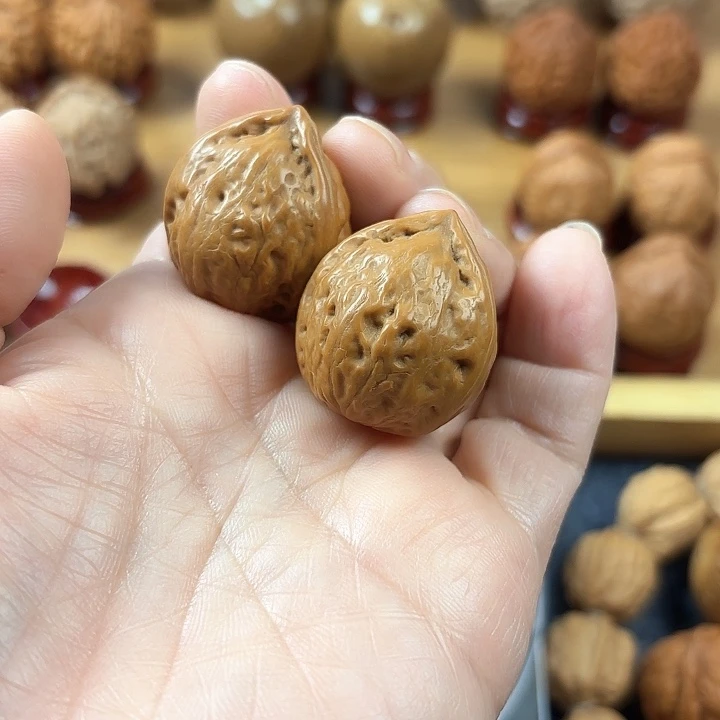 文玩核桃吊坠董*云朵252