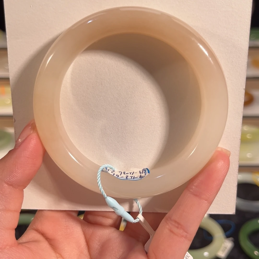 和田玉未镶嵌手镯粉白红粉