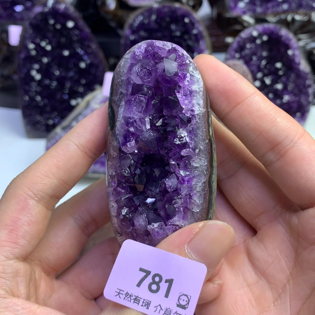 未镶嵌水晶大型摆件（非配饰）