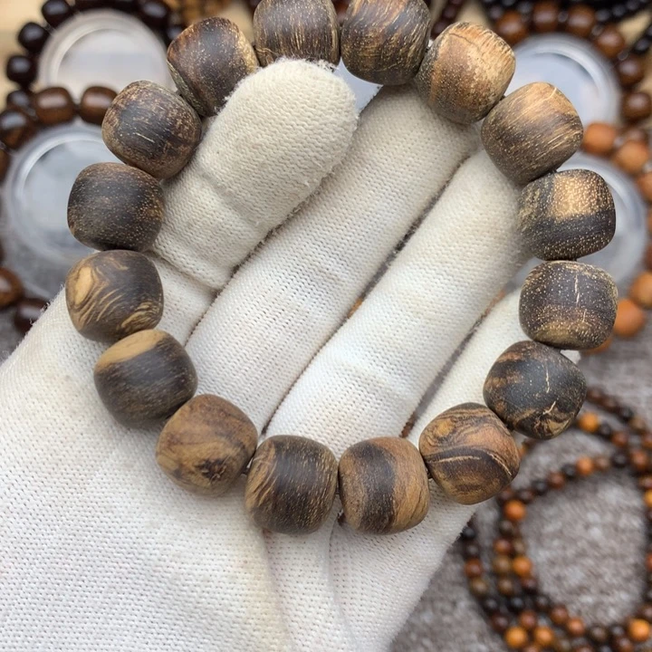 贡木巴布亚13/14瑕疵……