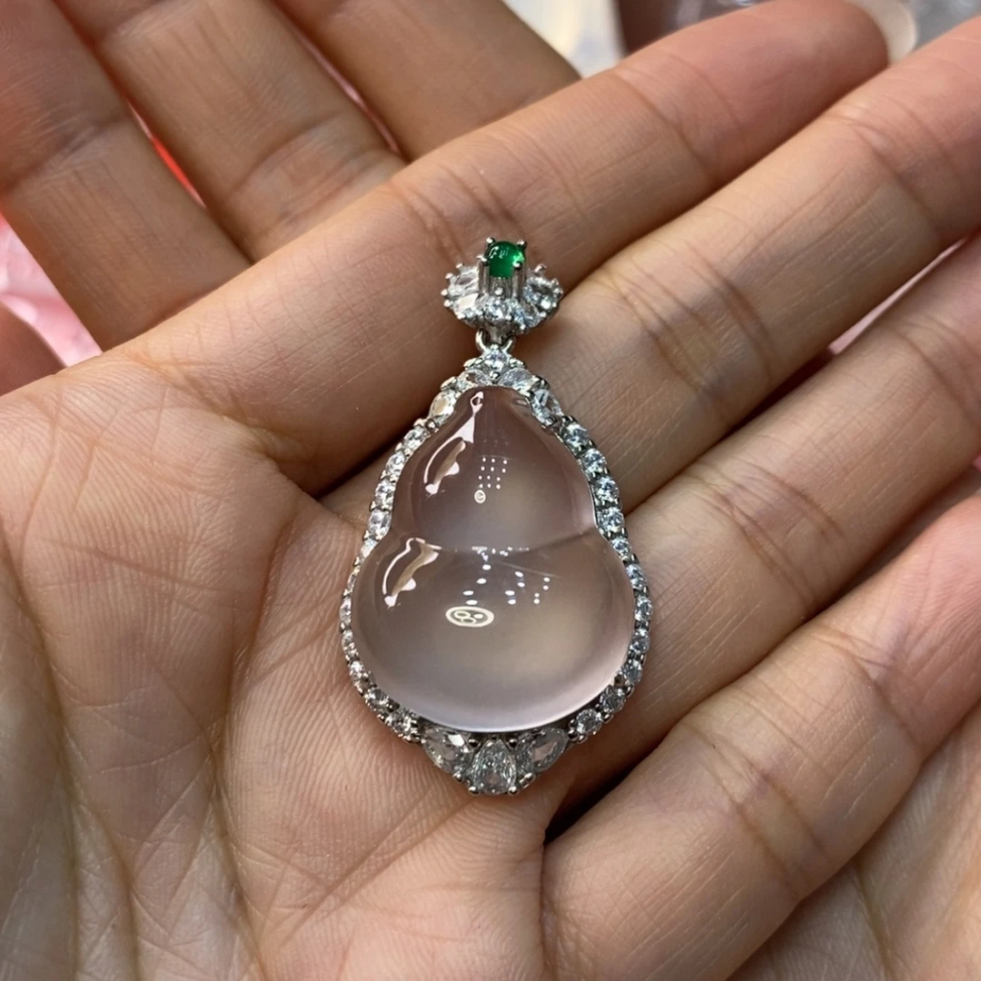 老***幺石英质玉银S925镶嵌吊坠