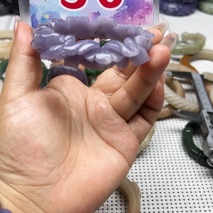 未镶嵌手镯石英岩玉