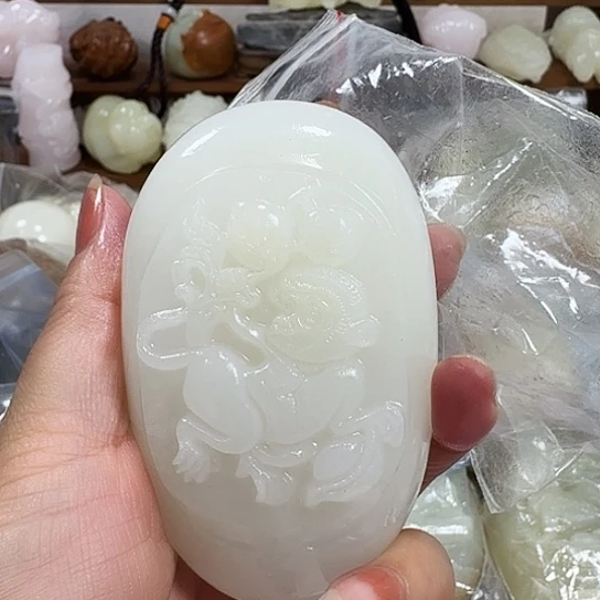 白***王砖雕石头手把件石头手把件