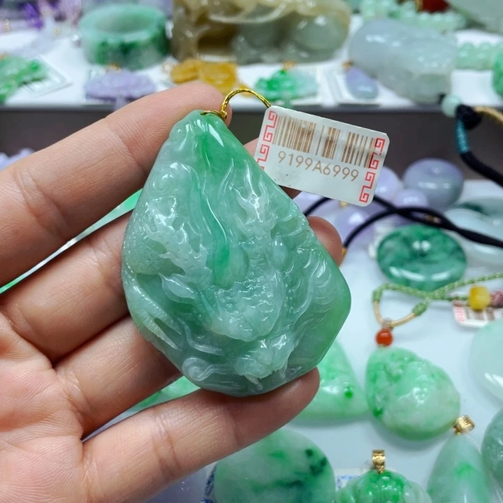 吊坠(不含链)未镶嵌翡翠