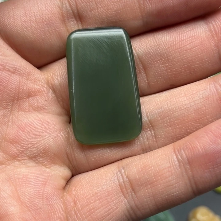 和田玉（碧玉）颈饰未镶嵌