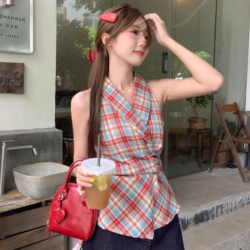 格子挂脖露肩上衣女夏多巴胺穿搭法式独特吊带无袖小个子短款衬衫