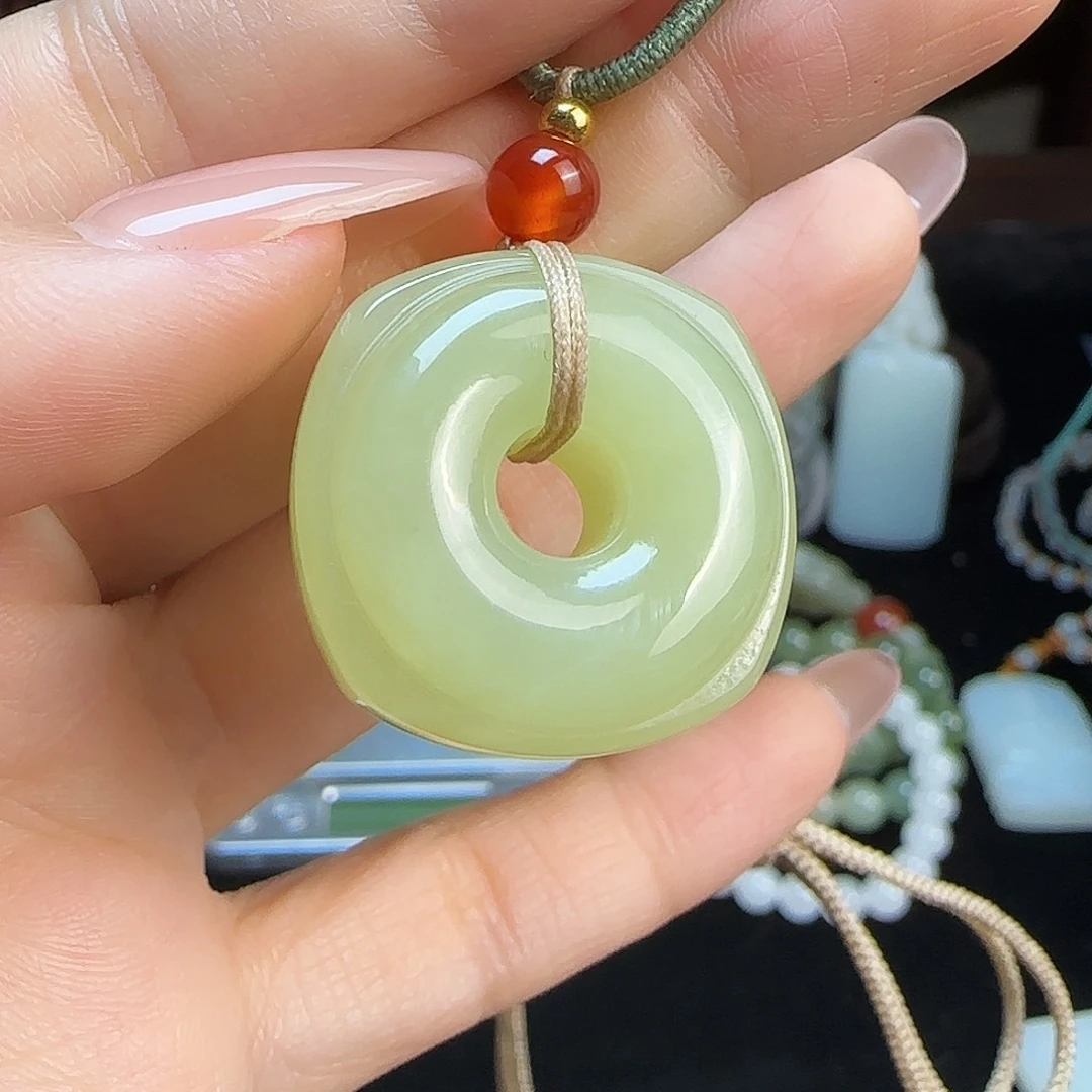 和田玉未镶嵌颈饰定制发货