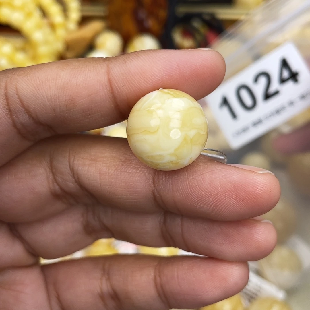 走***了蜜蜡未镶嵌珠宝奇石17.8