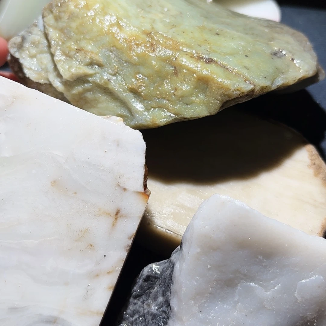 和田玉未镶嵌珠宝奇石