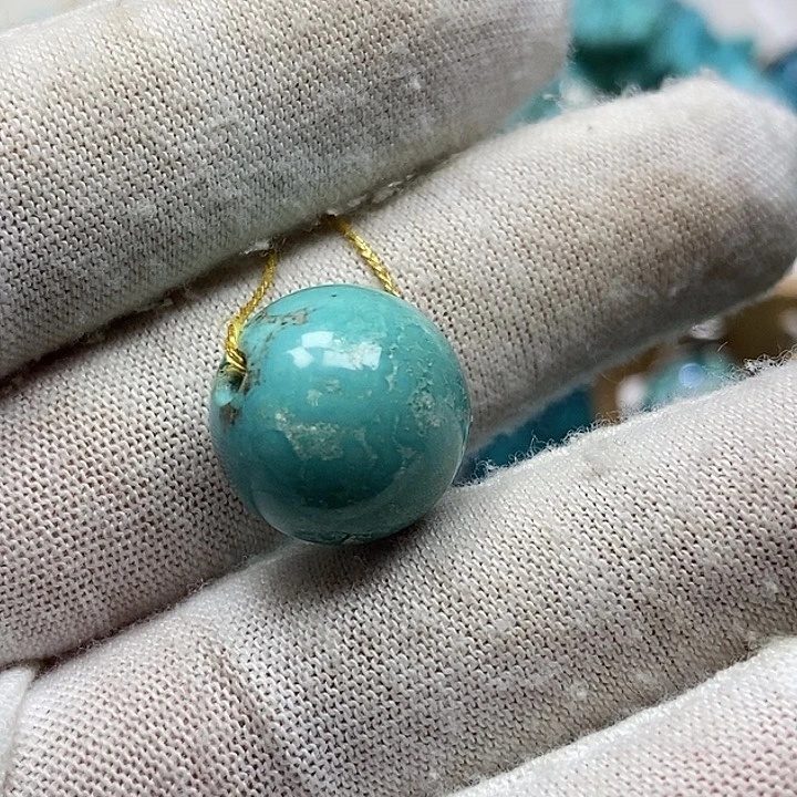 未镶嵌绿松石颈饰