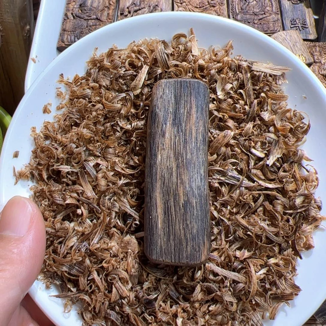 沉香沉香碎屑绿棋素牌8.8克