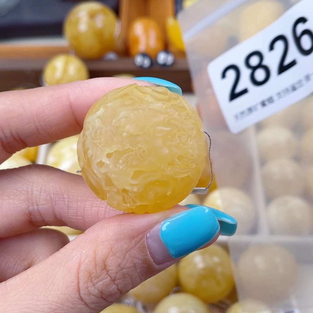 在***峰未镶嵌蜜蜡珠宝奇石30mm,龙珠,特批价格
