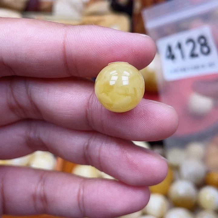 蜜蜡未镶嵌珠宝奇石沙眼14