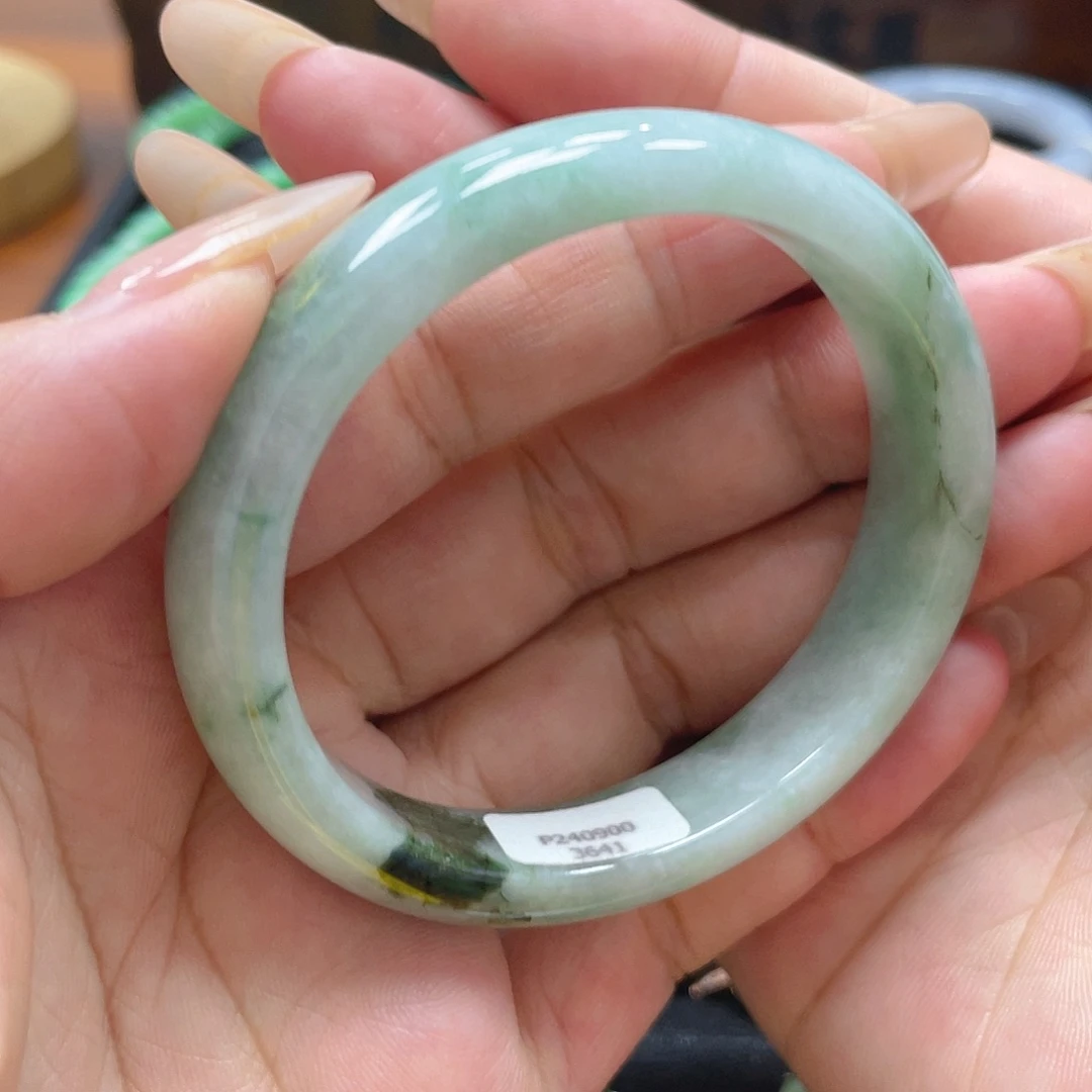 翡翠手镯未镶嵌翡翠99