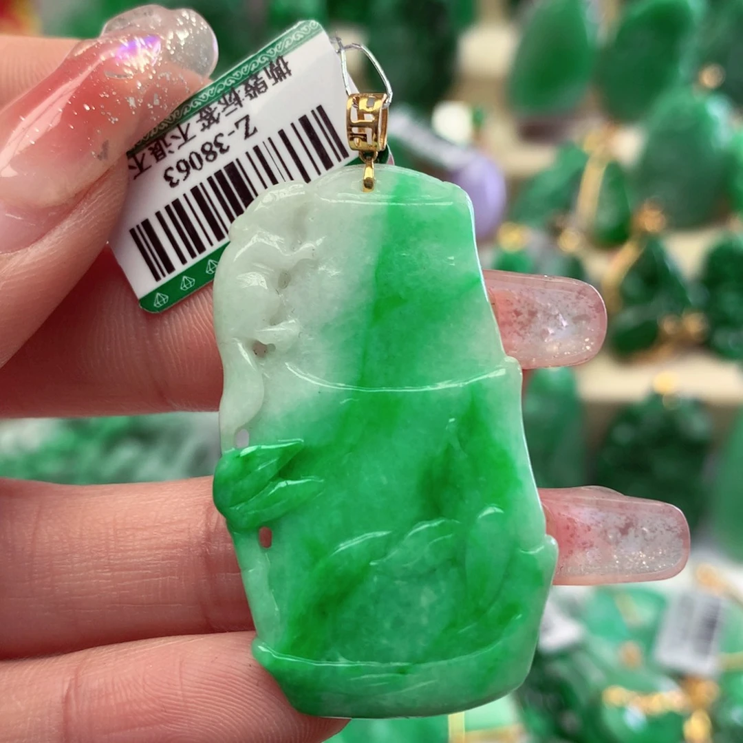 翡翠颈饰18K金镶嵌挂件