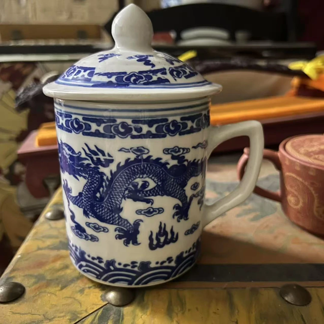 青花陶瓷龙纹茶杯办公杯水杯瓷杯会议室老款景德镇杯子带盖摆件