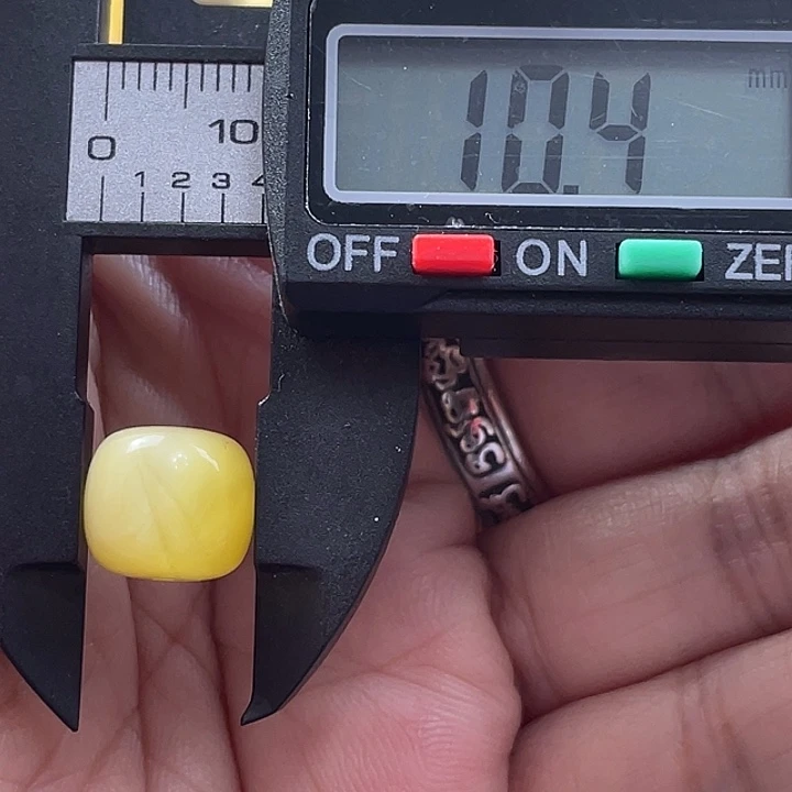 未镶嵌蜜蜡裸石27杂