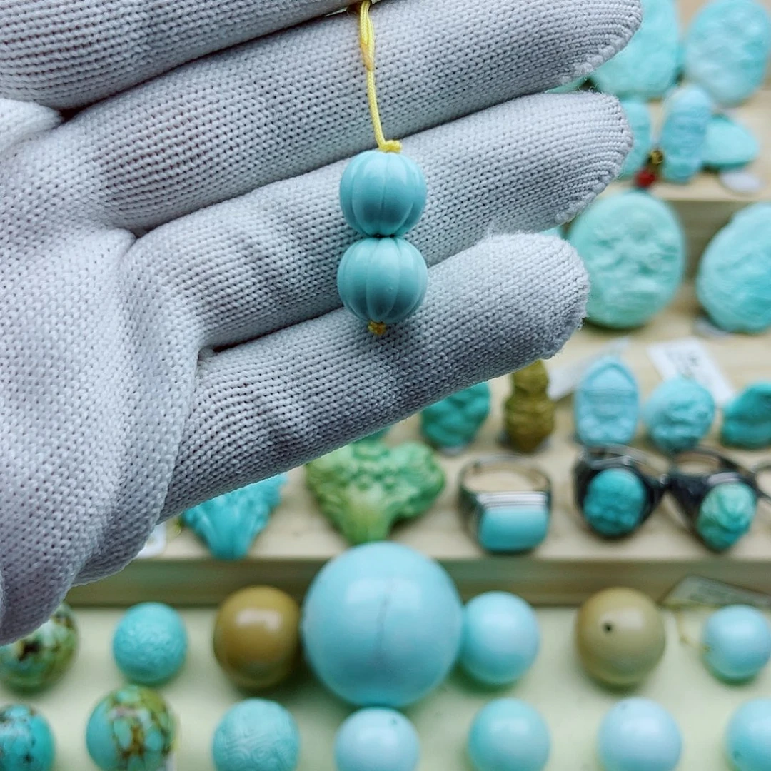 绿松石未镶嵌珠宝奇石